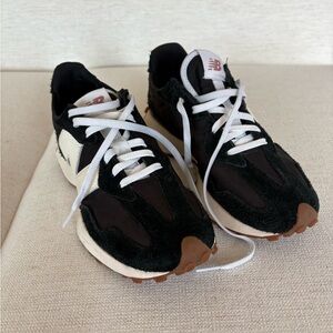 New Balance Women's 327 Shoes SZ 7.5